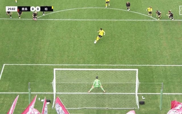 SNS騒然！日本代表FW、まさかの“ど真ん中PK”失敗…「早川にパネンカは最悪」「そんなバレバレな…」MVP守護神に駆け引きで惨敗