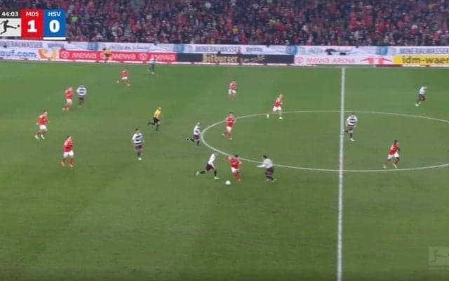 「キレてるな」佐野海舟、“神タッチ”で2人置き去り「すげえ」「上手すぎだろ」超速ボール奪取→密集地帯をドリブル突破