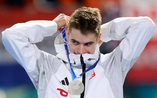 ロシアから国籍変更　ポーランドの銀メダリスト、家族との再会望む