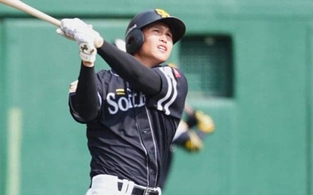 侍J粉砕、鷹23歳が「バケモンすぎる」　通算2HRとは思えぬ一発「柳田そっくり」