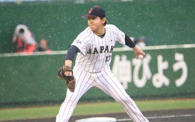 侍ジャパンvsソフトバンクの一戦は大雨で試合中断も…15時過ぎから試合再開
