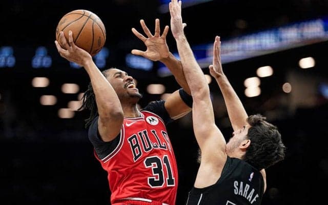 ジェイデン・アイビーが左ヒザ負傷で最低2週間欠場…ブルズHCは「爆発力が消えていた」