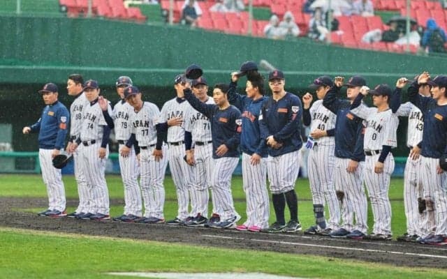 侍J試合直後…コーチが見せた“粋な対応”「さすがだ」　ナインよりも存在感、X感動