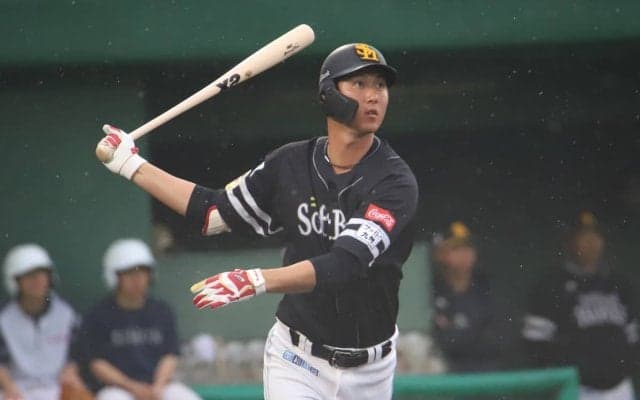 ソフトバンク・秋広優人が侍ジャパン戦で特大ファウル！あわや本塁打の大飛球に観客どよめき、守備では軽快な動きも