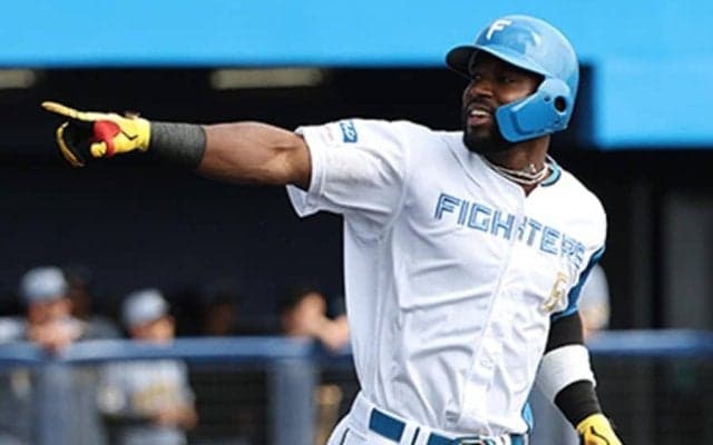 日本ハム新戦力が衝撃“場外弾”「どんなパワーしとんねん」　漂う神助っ人の予感