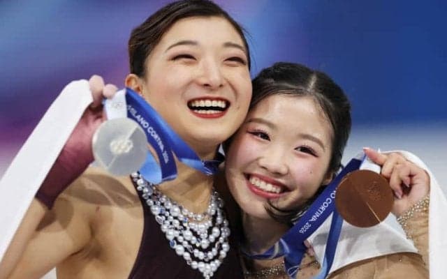 「2人とも笑顔が最高！」坂本花織&中井亜美のメッセージ動画に反響続々…「最後まで号泣でした」【冬季五輪】