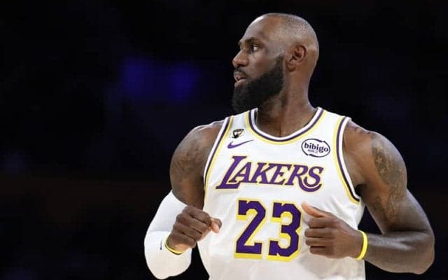 レブロン・ジェームズがシーズン通算1600試合に出場…今季中に歴代1位へ浮上か？