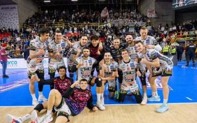 【バレー】石川祐希所属ペルージャがヴェローナに3-0で勝利し、レギュラーシーズン優勝確定。石川「僕自身はまず怪我を治すことに専念する」　イタリア1部