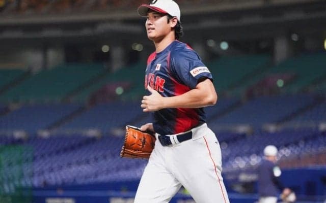 大谷翔平、侍J合流→即練習　近藤健介らナインと談笑も…背番号「16」ビジユニお披露目