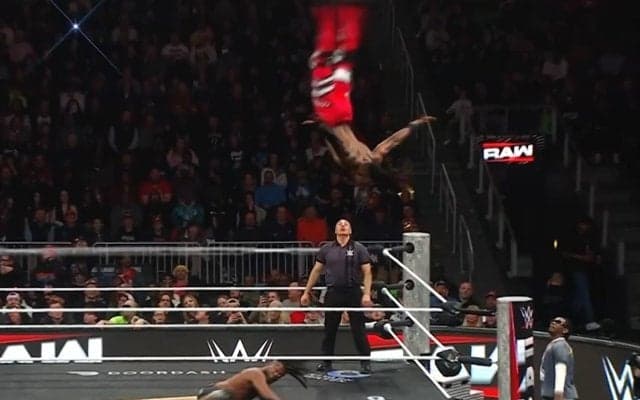 リアル「南斗水鳥拳」「もはや舞空術」トップロープから\"5メートル飛んでる\" 驚異のハイフライに衝撃走る