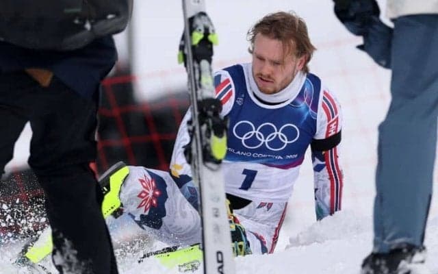途中棄権→怒りで用具放り投げ→雪上でふて寝…男子回転ノルウェー選手からの珍助言「たまには森の中へ歩き、木の下に座ったって大丈夫」【冬季五輪】
