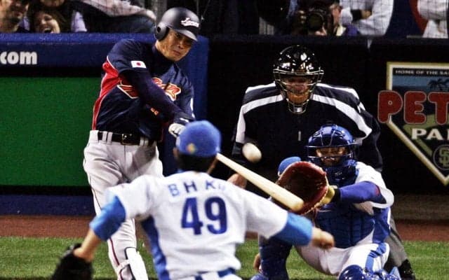 【WBC】宮本慎也が感じ、松中信彦が確信した福留孝介の変化 王ジャパンを決勝へと導いた値千金の代打アーチ