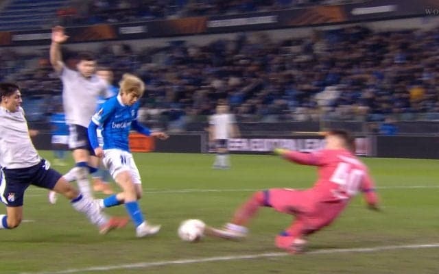 「ファーストタッチが神すぎる」伊東純也、チームを決勝Tに導くオウンゴール誘発弾にファン歓喜「漫画のヒーローじゃねーかよ」