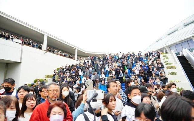 【WBC】鈴木誠也！伊藤大海！高橋宏斗！侍ジャパンメンバーのバスの一便乗車の選手が球場入り