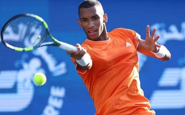 オジェ・アリアシムとメドベージェフが準決勝で激突 ベスト4が出そろう[ドバイ・デューティフリー・テニス選手権]