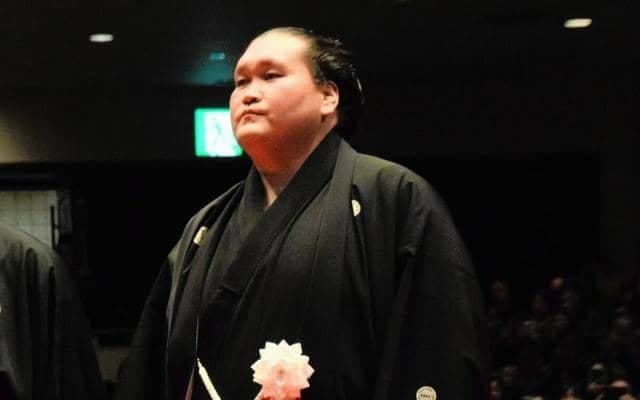元照ノ富士の伊勢ケ浜親方が暴力　弟子の幕内・伯乃富士に