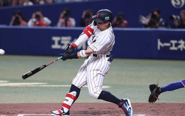 佐藤輝明に戦慄「今年もカモ」　大谷も“祝福”の衝撃131m弾…中日ファン複雑「相性よ」