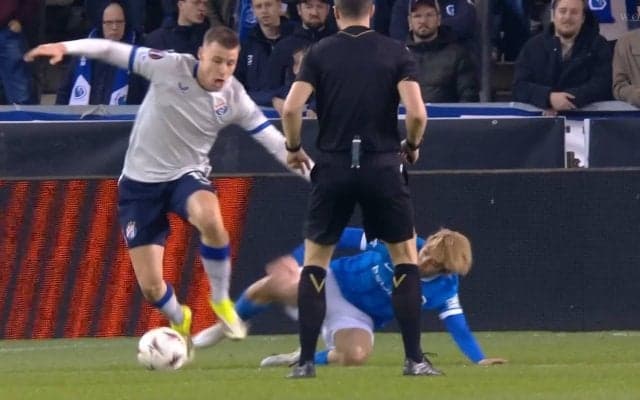 嘘だろ？伊東純也、まさかのPK献上「無理しちゃった」レフェリーの目の前で相手を転倒させる痛恨プレーの瞬間