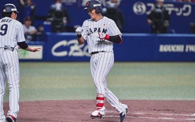 “お助け侍”を迎えた「豪華すぎるメンツ」　大谷翔平は両手をあげ…錚々たるベンチに騒然