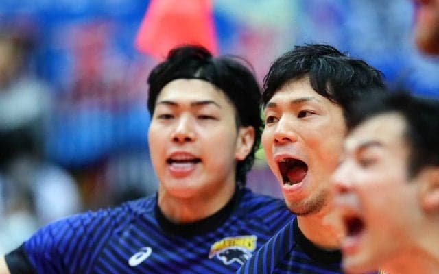 【男子バレー】清水邦広が39歳でコートに立ち続ける理由　「怨敵」で「盟友」の福澤達哉と歩んだバレー人生を振り返る