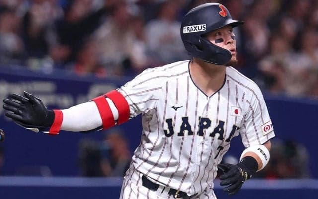 名古屋を熱狂させた貫禄弾　それでも佐藤輝明は“アピールする立場”　「控えだと勿体ないけど…」の悩める声で問われる大砲の真価