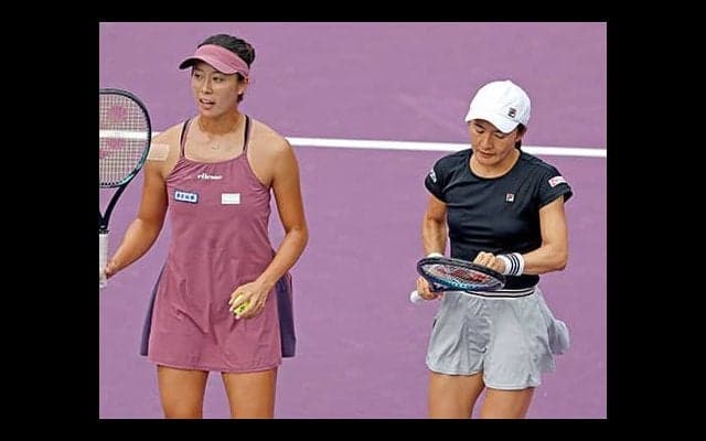  青山/柴原ペア 逆転負けで決勝逃す 