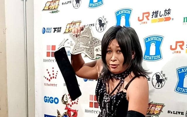 【スターダム】小波がワンダーＶ４、妃南の顔拓を手に「年末に日めくりカレンダーを発売したい」