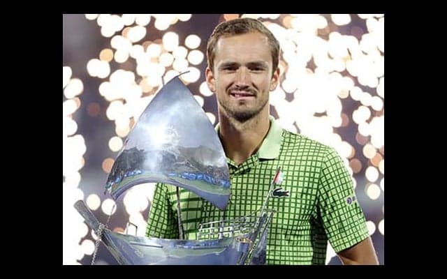  戦わず優勝、23度目でついに同一大会V 