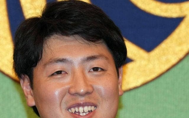 岡本和真との交流秘話を同僚で主砲のゲレロが明かす「僕に話しかけてくるときはいつも」
