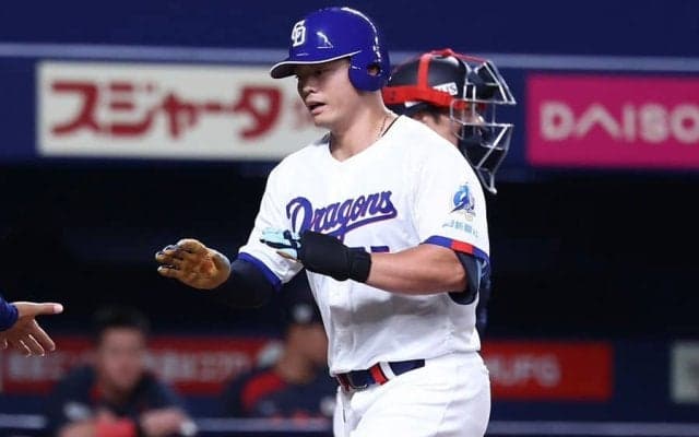 中日伏兵にも初弾　1戦1発ペース→2戦6発…HRウイングで見えた強竜復活【話題席で観戦】