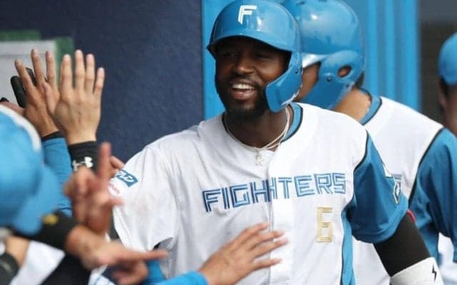 日本ハム新助っ人は「当たりかも」　万波も唖然…豪快弾にファン興奮「優勝してまう」