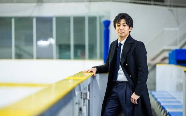 まじめにふざけてチームを鼓舞！パラアイスホッケー日本代表のプロ選手出身コーチ