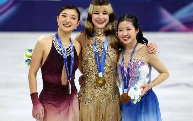 【フィギュア】中井亜美のアリサ・リュウとの抱擁が五輪公式SNSで再現「まさにプライスレス」