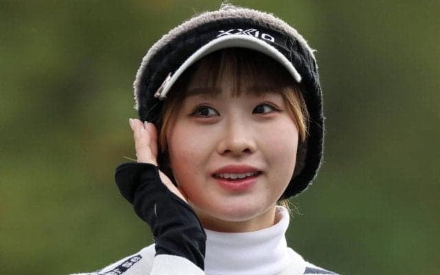 都玲華、自らデザイン白Ｔシャツのモデルに「ラフな格好もめちゃくちゃかわいい」