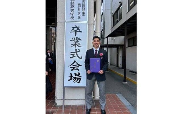 ロッテ・石垣元気、健大高崎高の卒業式出席　友人から激励受け「プロで頑張らないと」