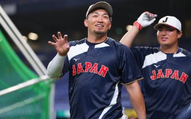 鈴木誠也、大谷呼ぶには「お金が必要」　記者に爆笑要求…新パフォにダメ出し「不評」