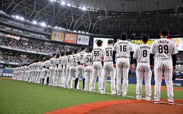 侍Jと混じっても…「異次元の存在感」　“謎の大柄男”にX騒然「やっぱりデカすぎる」