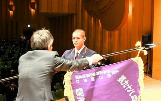 恩返しはセンバツ優勝旗で　智弁学園に「惜しみない声援を」
