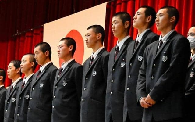 目指すは秋春連覇「自分たちしか」　九州国際大付が選抜野球の壮行会