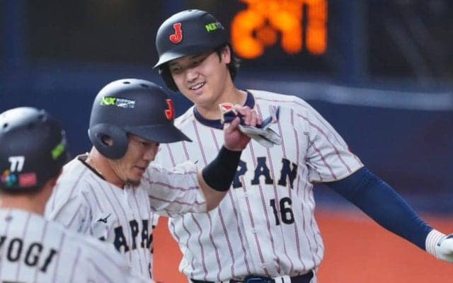 侍敗戦直後…大谷翔平が“ポンポン”「さすがすぎるな」　咄嗟の行動が「本当にすごい」