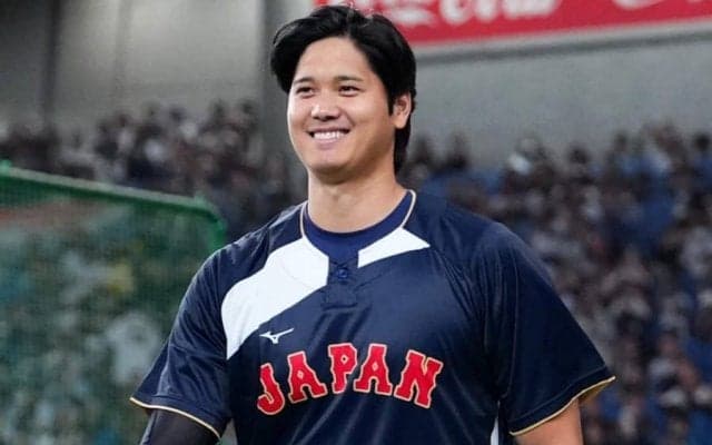 侍Jの円陣で…大谷翔平が「悪い顔しとるわ」　無茶振り暴露直後→見せた“ガン見”に爆笑