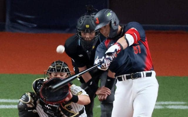 【WBC】鈴木誠也が合流後２試合目で初アーチ　初回、阪神伊藤将司から左翼特大弾