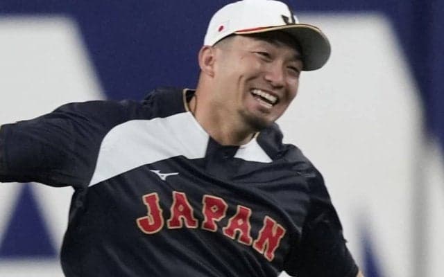 「スゲー弾道」に衝撃　鈴木誠也が“お茶立て”新パフォ披露の特大弾に「やはり神ってる」同級生・大谷翔平も笑顔【侍ジャパン】