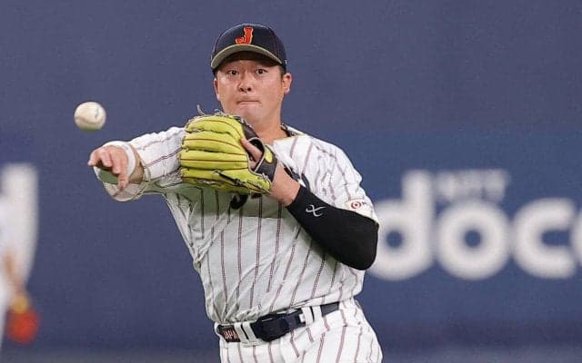【WBC】前日に失策の牧秀悟が汚名返上の好守　阪神中野拓夢の打球を横っ跳びで捕球しアウトに