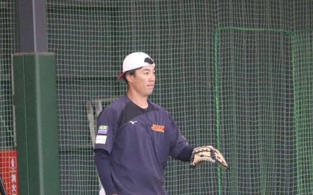 【侍ジャパン】スタンドのどよめきを陰から生み出す男　“コソ練”しながら支える打撃投手／侍日記