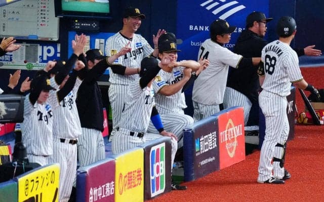 【阪神】８回に一挙４得点　岡城快生が適時打、小幡竜平は走者一掃の二塁打　若虎がアピール