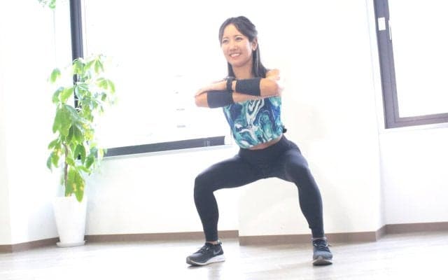 スクワットで基礎代謝は本当に上がる？「やるだけで痩せる」は本当か