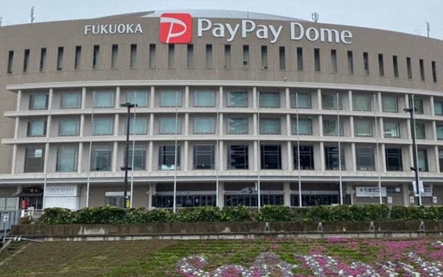 鷹本拠地が9年ぶり“激変”「めっちゃ綺麗」　大規模改修で新仕様…ネット注目「色鮮やか」