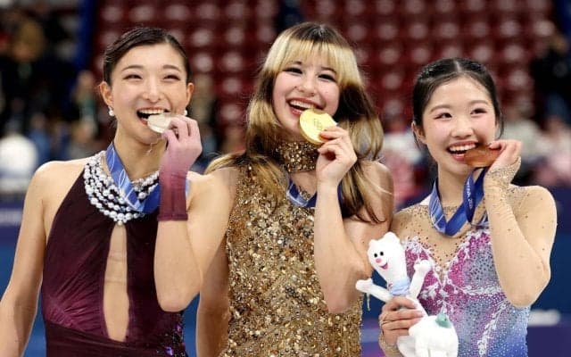 アリサ・リウが「最高のチームメイト2人」に“感謝”　「この1枚に才能が渋滞してる！！」坂本花織&中井亜美との3ショット投稿