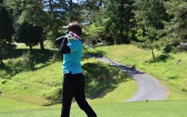 ラウンド中に球が曲がり出した！誰でもできる「効果的な調整方法」を紹介